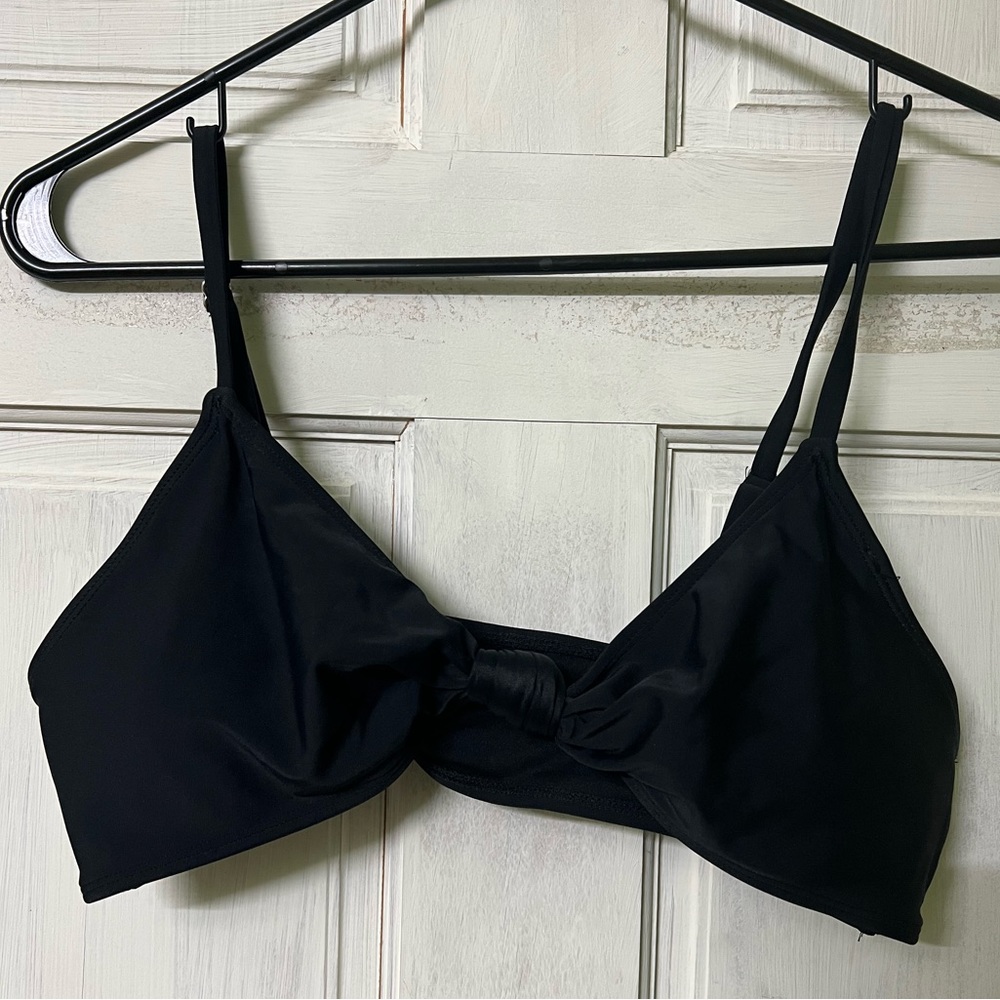 Forever 21 Knot Black Bikini Top/ Swimsuit Top Large